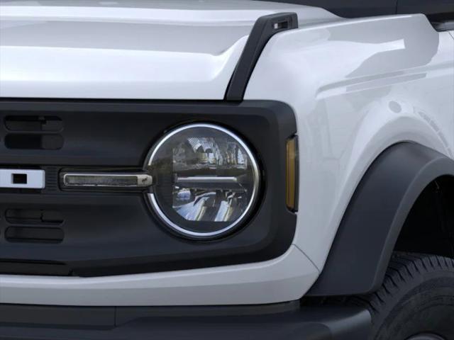 Photo of 2025 Oxford White Ford Bronco