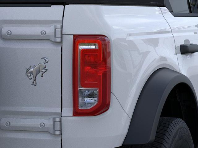 Photo of 2025 Oxford White Ford Bronco