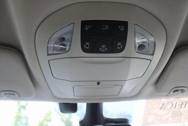 Photo of 2017 Molten Silver Chrysler Pacifica