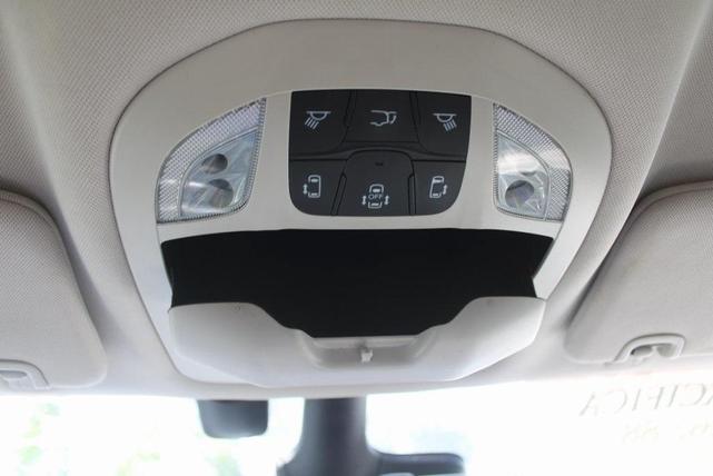 Photo of 2017 Molten Silver Chrysler Pacifica