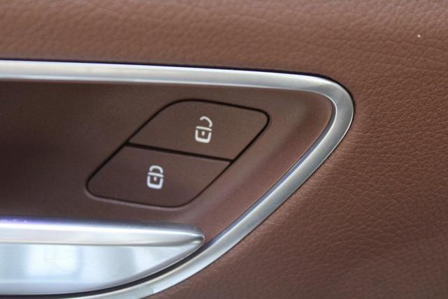 Photo of 2024 Alpine Gray Mercedes-Benz GLE 350