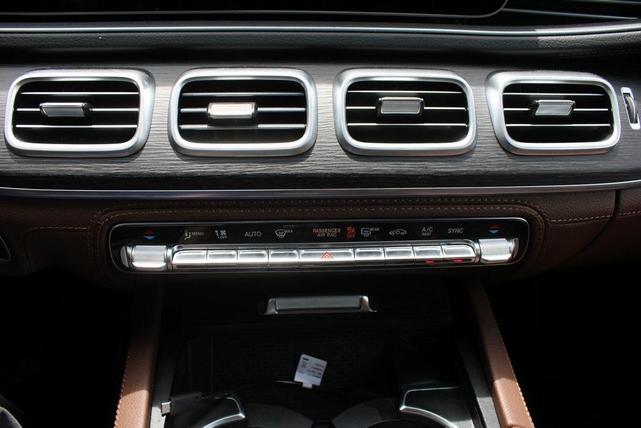 Photo of 2024 Alpine Gray Mercedes-Benz GLE 350