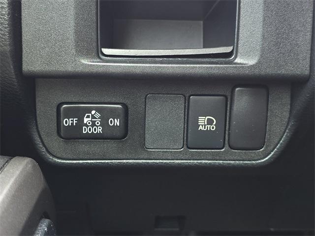 Photo of 2018 Magnetic Gray Metallic Toyota Tacoma