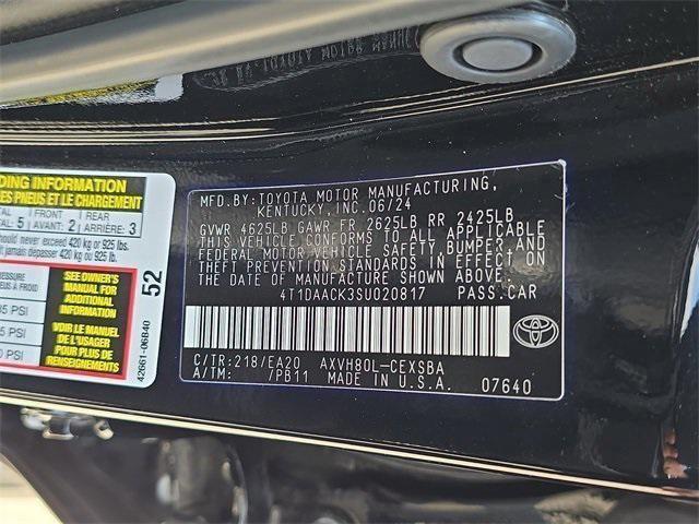Photo of 2025 Midnight Black Metallic Toyota Camry