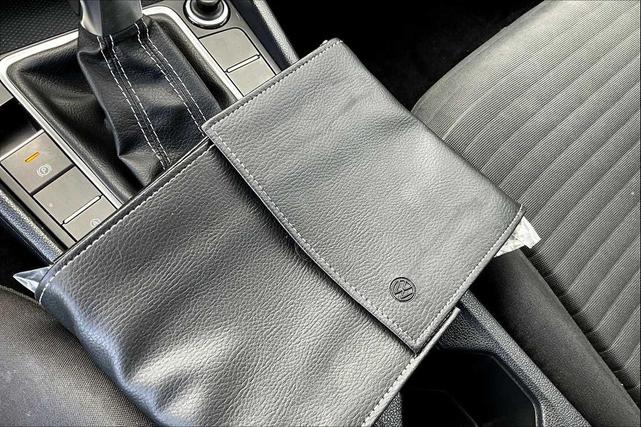 Photo of 2024 Platinum Gray Metallic Volkswagen Jetta