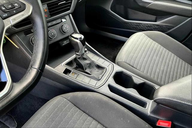 Photo of 2024 Platinum Gray Metallic Volkswagen Jetta