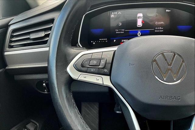 Photo of 2024 Platinum Gray Metallic Volkswagen Jetta