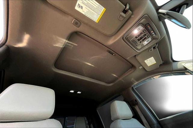 Photo of 2019 Summit White GMC Sierra 1500