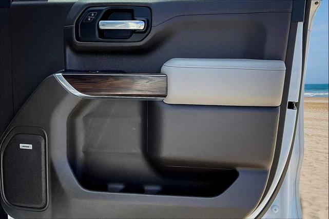 Photo of 2019 Summit White GMC Sierra 1500