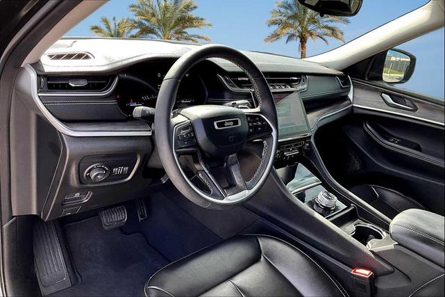 Photo of 2024 Rocky Mountain Pearlcoat Jeep Grand Cherokee