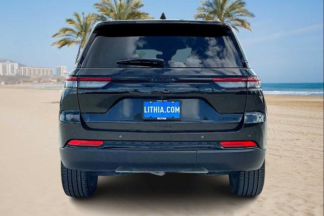 Photo of 2024 Rocky Mountain Pearlcoat Jeep Grand Cherokee