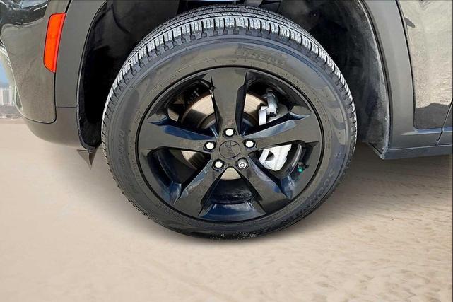 Photo of 2024 Rocky Mountain Pearlcoat Jeep Grand Cherokee