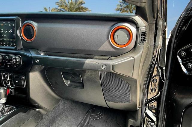 Photo of 2023 Black Clearcoat Jeep Gladiator