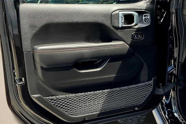 Photo of 2023 Black Clearcoat Jeep Gladiator