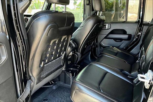 Photo of 2023 Black Clearcoat Jeep Gladiator