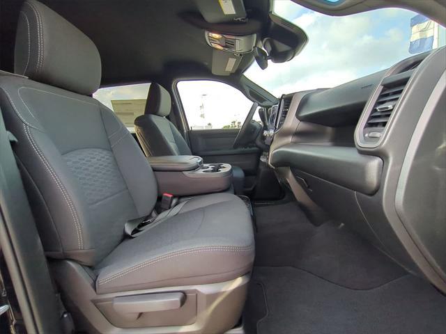 Photo of 2025 Diamond Black Crystal Pearlcoat RAM 2500