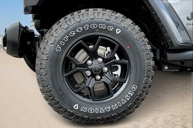 Photo of 2025 Granite Crystal Metallic Clearcoat Jeep Gladiator