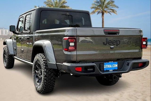 Photo of 2025 Granite Crystal Metallic Clearcoat Jeep Gladiator