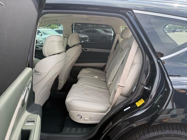 Photo of 2025 Vik Black Genesis GV80