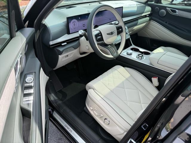 Photo of 2025 Vik Black Genesis GV80