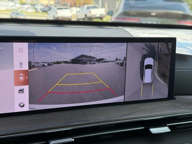 Photo of 2025 Alta White Genesis GV80