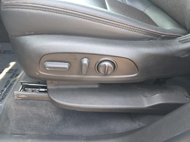 Photo of 2023 Iridescent Pearl Tricoat Chevrolet Traverse