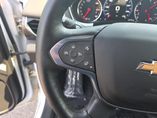 Photo of 2023 Iridescent Pearl Tricoat Chevrolet Traverse