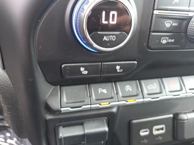Photo of 2020 Black Chevrolet Silverado 1500