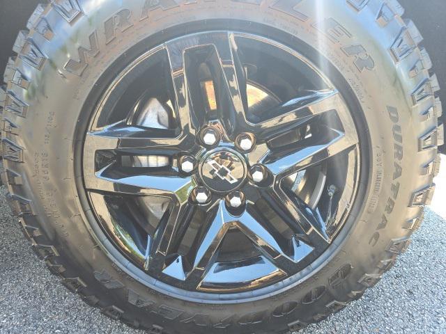 Photo of 2022 Black Chevrolet Silverado 1500
