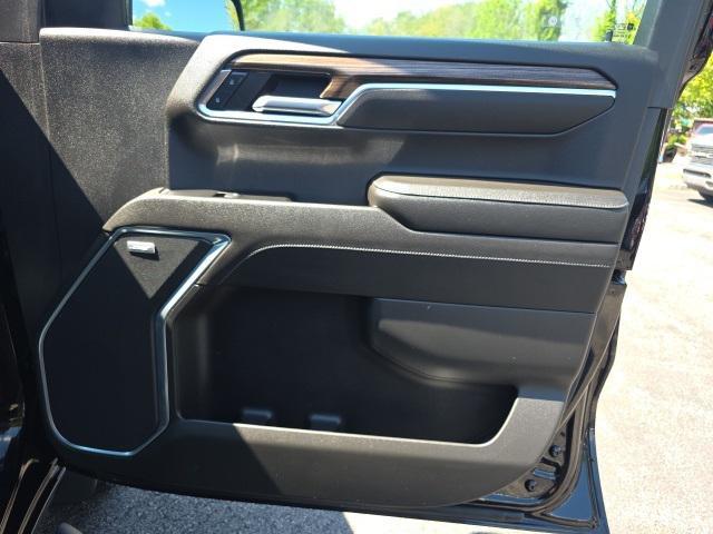 Photo of 2022 Black Chevrolet Silverado 1500