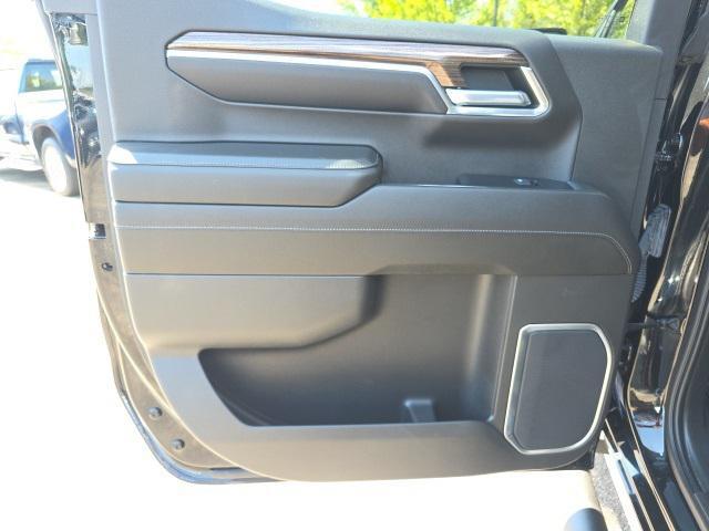 Photo of 2022 Black Chevrolet Silverado 1500