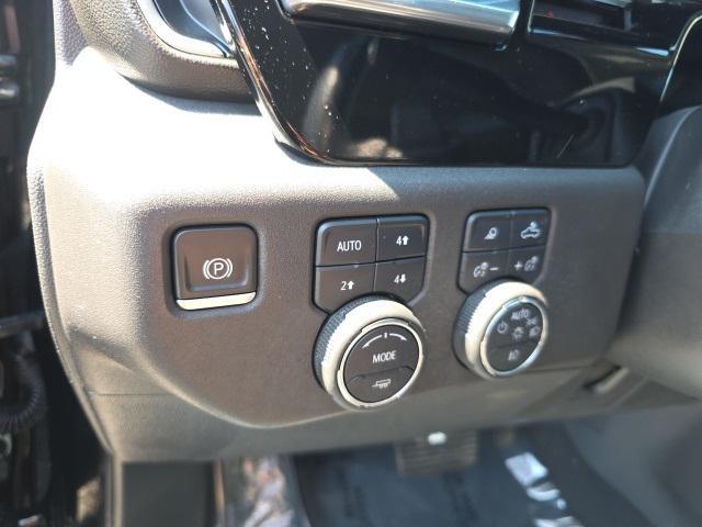 Photo of 2022 Black Chevrolet Silverado 1500