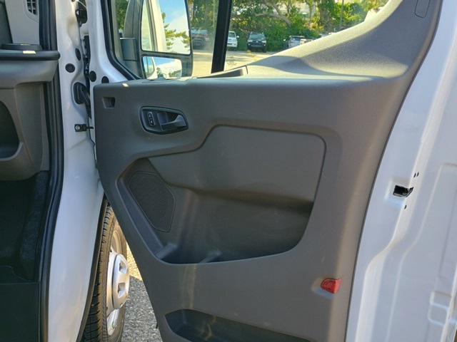 Photo of 2023 White Ford Transit-250