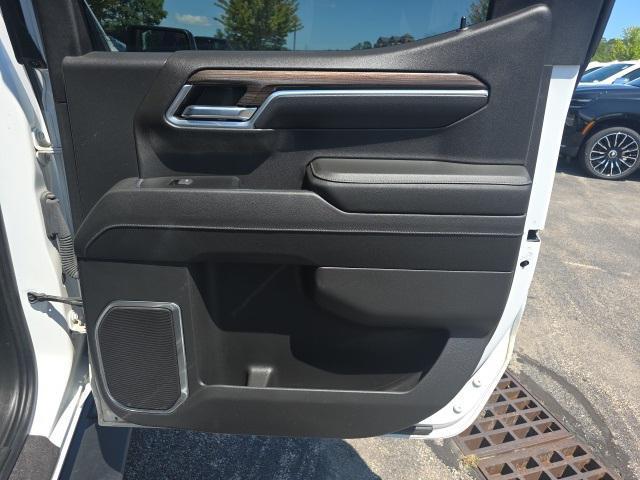 Photo of 2022 Summit White Chevrolet Silverado 1500