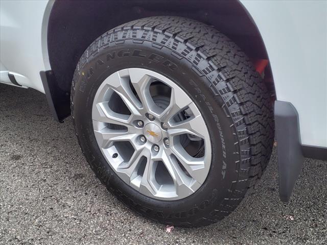 Photo of 2025 Summit White Chevrolet Silverado 1500