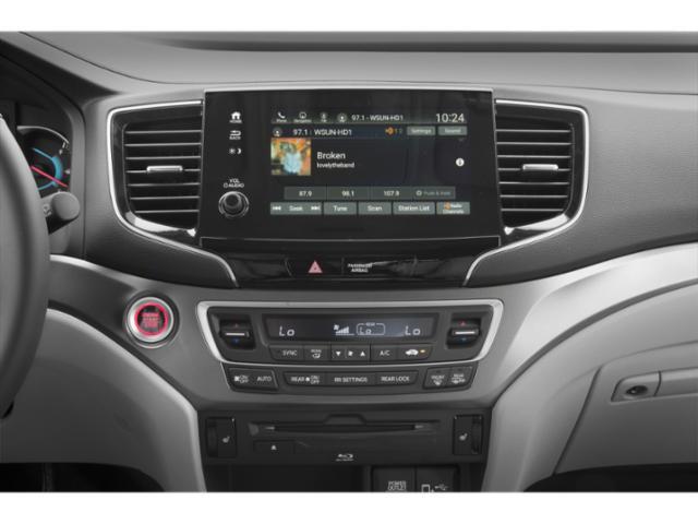 Photo of 2019 White Honda Pilot