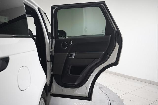 Photo of 2021 Fuji White Land Rover Range Rover Sport
