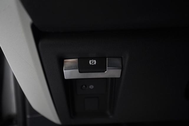 Photo of 2024 Gray Land Rover Defender