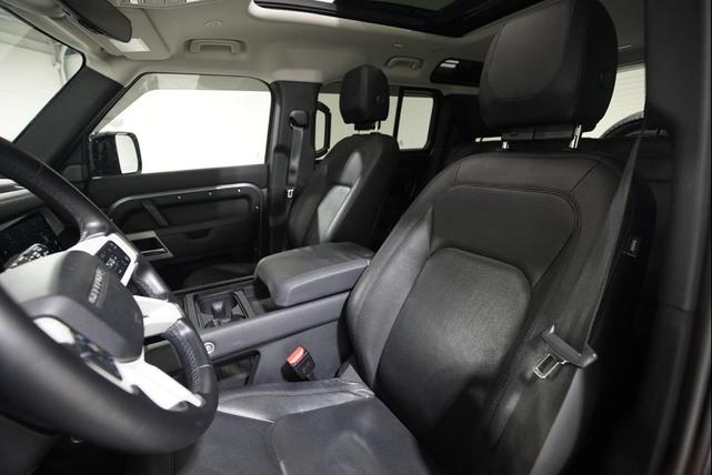 Photo of 2024 Gray Land Rover Defender