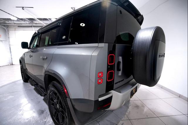 Photo of 2024 Gray Land Rover Defender