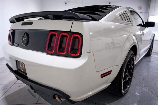 Photo of 2007 Performance White Clearcoat Ford Mustang