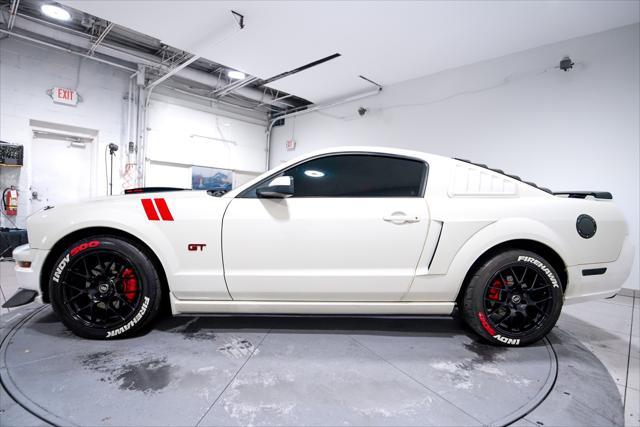 Photo of 2007 Performance White Clearcoat Ford Mustang
