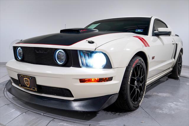Photo of 2007 Performance White Clearcoat Ford Mustang