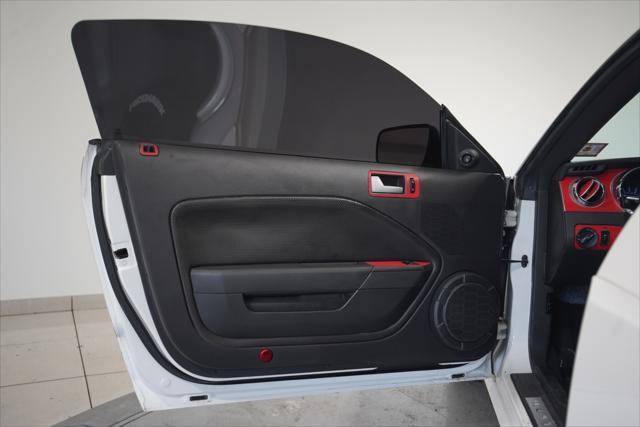 Photo of 2007 Performance White Clearcoat Ford Mustang