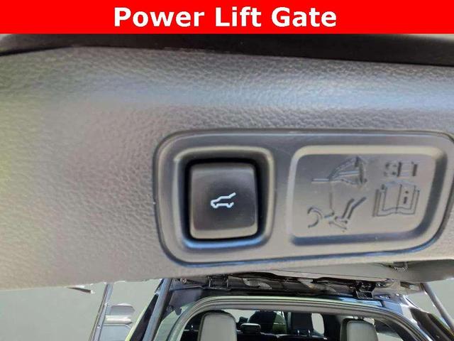 Photo of 2022 Agate Black Metallic Ford Expedition