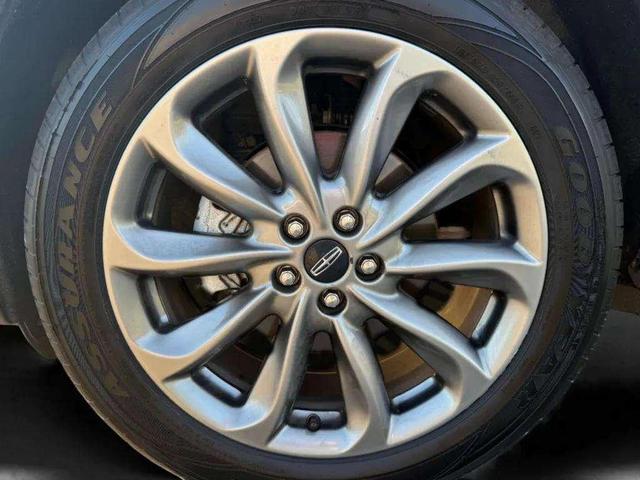 Photo of 2022 Metallic Lincoln Corsair