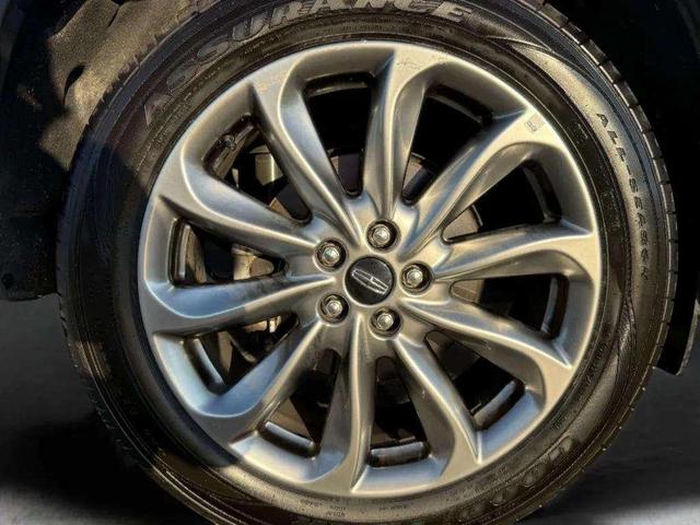 Photo of 2022 Metallic Lincoln Corsair