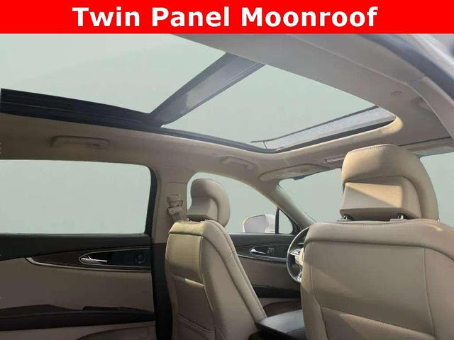 Photo of 2019 White Platinum Tri-Coat Metallic Lincoln Nautilus