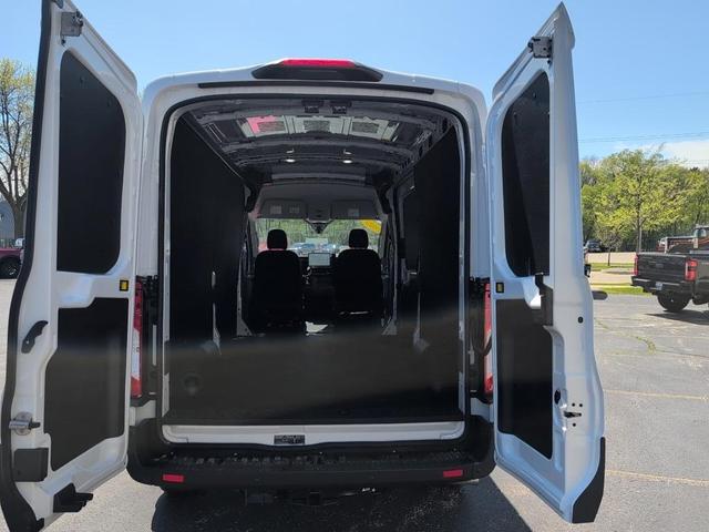 Photo of 2025 Oxford White Ford Transit-150