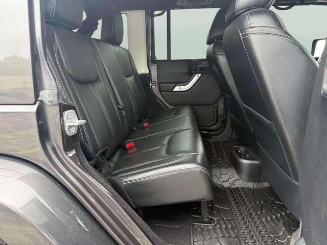 Photo of 2014 Granite Crystal Clearcoat Metallic Jeep Wrangler Unlimited